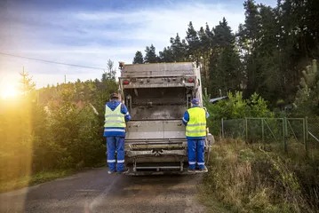 Locação caminhão compactador de lixo