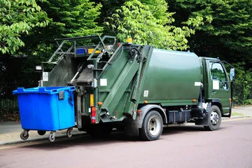 Locação de caminhão compactador de lixo em bh